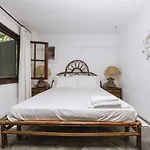 #Luxlikehome - White Shell Villa