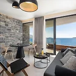 Brand New Luxury Seannamon Suites, Amazing Seaview