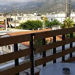 Cleo Rooms 250M From The Beach