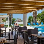 Manolis Apartments