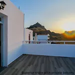 St. Paul\'S Bay View Suites
