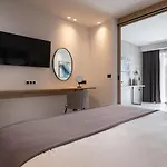 Lagomandra Luxury Suites With Private Pools