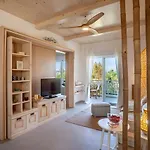 Calypso Beach Front Apartment