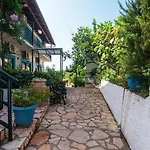 Andromaches Apartment Sea View 2