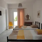 Roza\'S Home And Studios