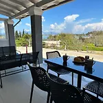Nisos Family House