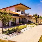 Varkes Suites 2