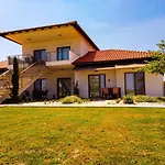 Varkes Suites 2