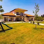 Varkes Suites 2
