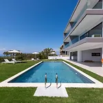 Aquarama Pool Apartments