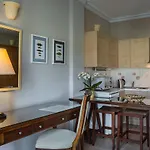 Balhambra Suites - Adults Only