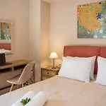 Akrotiri Sea View Suites