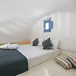 Apanemo Hotel & Suites