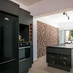 La Vie Est Belle