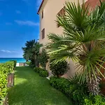 Exceptional Beachfront Villa Blue Cocoon