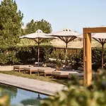 Ola Exclusive Residence, With Pool & Beach Access, By Thinkvilla