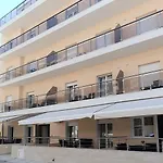 Navarino Luxe Suites