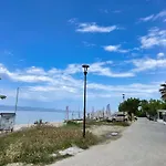 Seas The Day - Beachfront, Amazing Sea Views