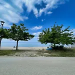 Seas The Day - Beachfront, Amazing Sea Views