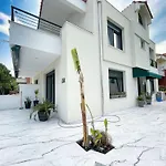 Seas The Day - Beachfront, Amazing Sea Views