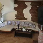 Makis Nest Apart-Hotel