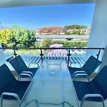 Ellinfos Aparthotel