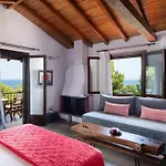 Heos Accommodation