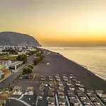 Cyclops Beach Apartments