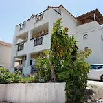 Yiannis Studio 4