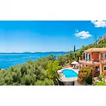 Villa Youla