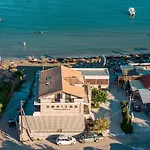 Horizon Apartments - Beachfront Luxury, By Zantewize