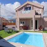 Dianthos Villa
