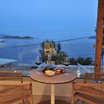 Salty Wave Suites