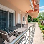 Milonas House Apartments