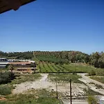 Yasmine Apartments And Rooms