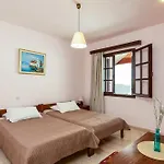 Santa Maria Studios & Apartments