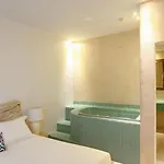 Allure Suites