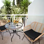 Angels Pool Studios And Apartments