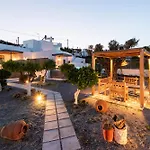 Kalathos Square Luxury Suites
