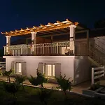 Apollonides Seafront Villa 2 Melete