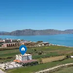 Beachfront Lux Suite
