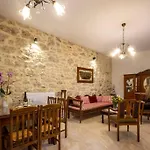 Kalomiris Thea Suite