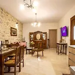 Kalomiris Thea Suite