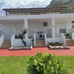 Chrisanthi Studios & Apartments