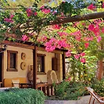 Stella\'S Traditional Inn