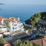 Serenity Beach Front Maisonette, Mola Kaliva
