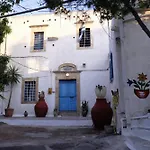 Traditional Mansion 1870S