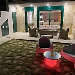 Papaduke House
