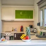 Vivian Art Apartments
