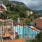 Akis Apartments